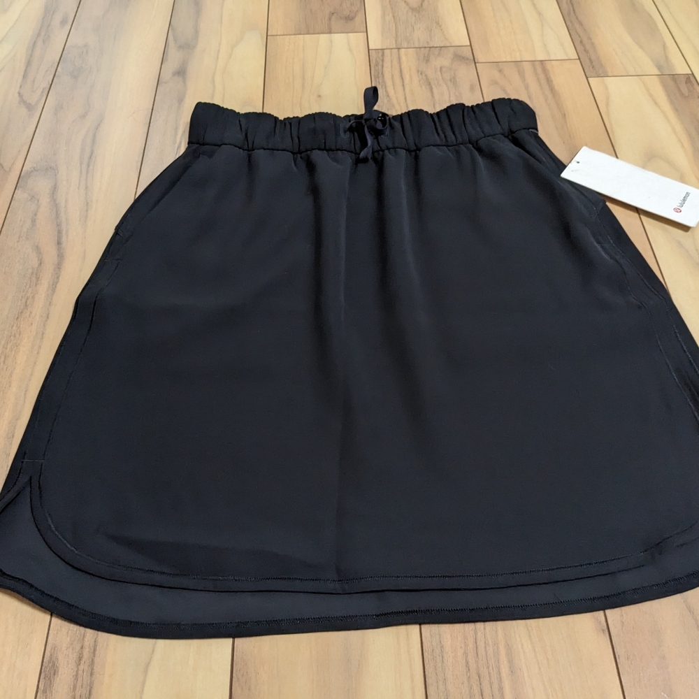 NWT! Lululemon On The Fly Skirt In Black Size 8 - Picture 2 of 15